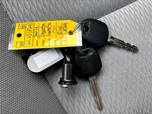 Used 2016 Toyota Corolla LE image 15