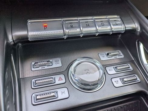 New 2026 Lincoln Nautilus Premier image 14