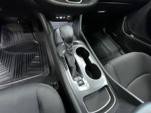 Used 2023 Chevrolet Malibu LS FWD image 14