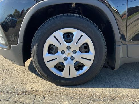 Used 2018 Chevrolet Trax LS w/ LPO, Protection Package FWD image 25