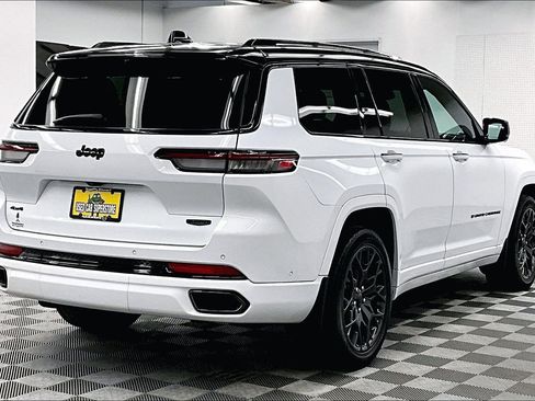 Used 2024 Jeep Grand Cherokee L Summit AWD/4WD image 13
