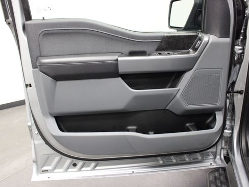 Used 2022 Ford F150 Lightning XLT AWD/4WD image 20
