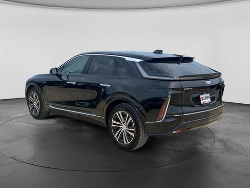 Used 2024 Cadillac Lyriq Luxury AWD/4WD image 8