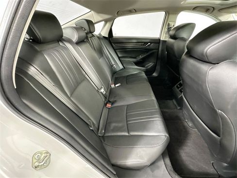 Used 2019 Honda Accord Touring image 28