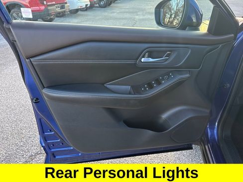 Used 2023 Nissan Rogue SV w/ SV Premium Package image 11