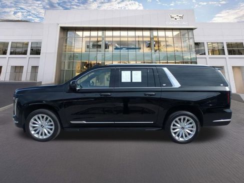 Certified 2025 Cadillac Escalade ESV Luxury image 8