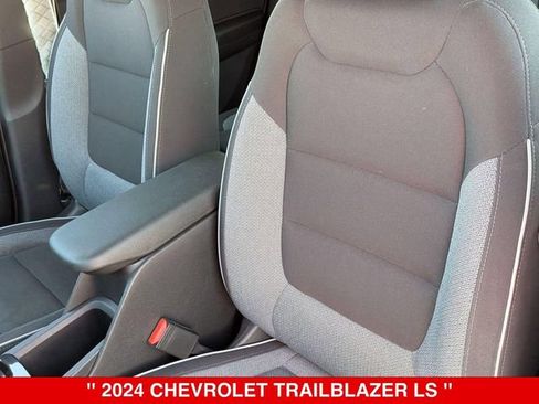 Used 2024 Chevrolet TrailBlazer LS AWD/4WD image 13
