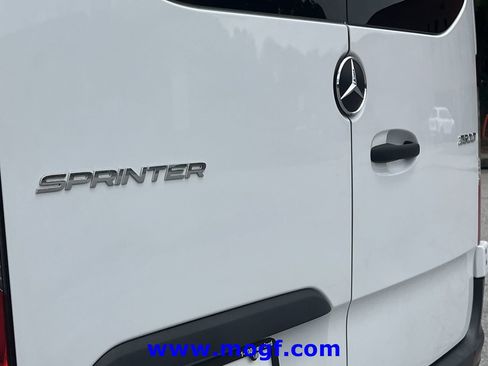 Used 2024 Mercedes-Benz Sprinter 2500 image 29
