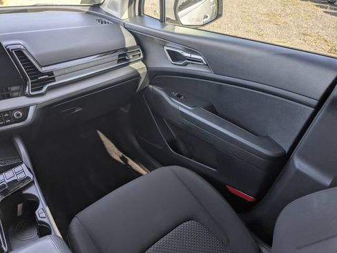 Certified 2025 Kia Sportage LX FWD image 19