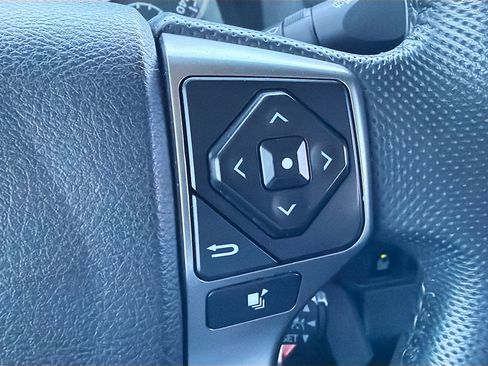 Used 2022 Toyota Tacoma SR5 image 35