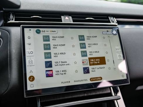 Used 2025 Land Rover Range Rover Velar Dynamic SE AWD/4WD image 32