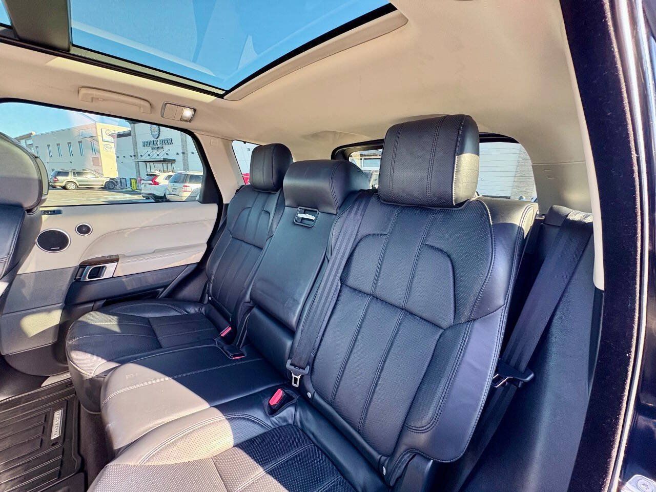 Used 2014 Land Rover Range Rover Sport HSE AWD/4WD image 25
