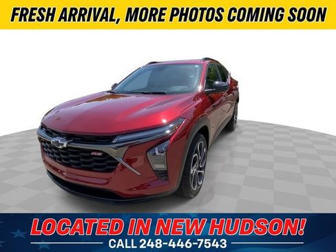 Used 2024 Chevrolet Trax RS w/ Sunroof Package FWD image 6