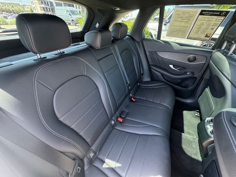 Used 2022 Mercedes-Benz GLC 300 4MATIC image 23