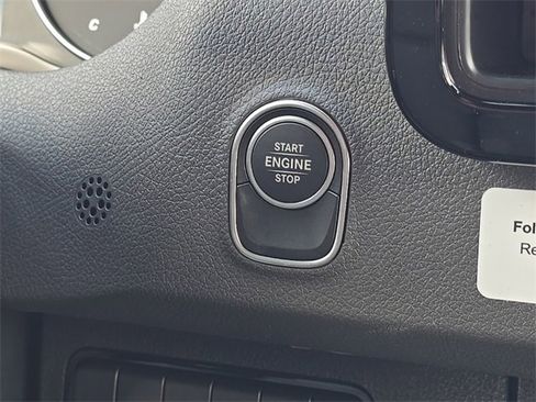 Used 2025 Mercedes-Benz Sprinter 2500 image 17