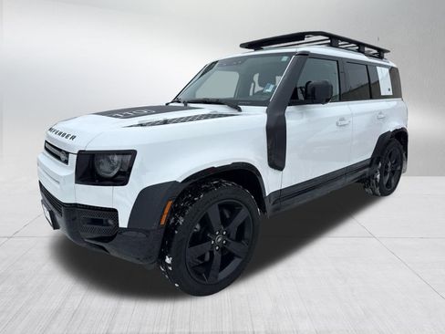 Used 2024 Land Rover Defender 110 X-Dynamic SE image 4