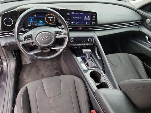 Used 2021 Hyundai Elantra SEL w/ Convenience Package image 16