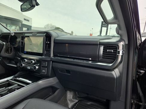 Used 2025 Ford F350 Lariat image 13