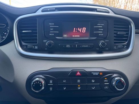 Used 2016 Kia Sorento FWD image 34