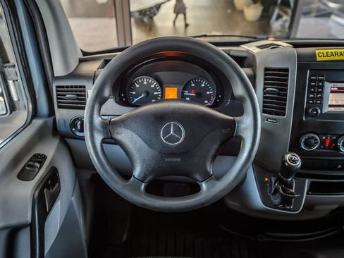 Used 2018 Mercedes-Benz Sprinter 2500 image 28