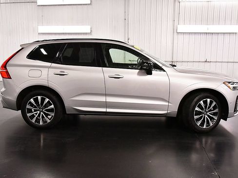Used 2025 Volvo XC60 B5 Plus AWD/4WD image 8