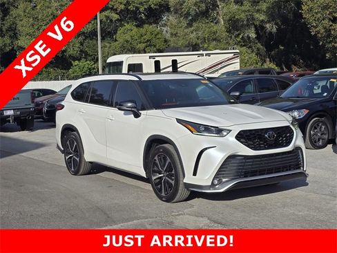 Used 2021 Toyota Highlander XSE image 1
