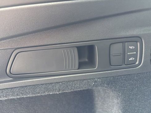 New 2025 Audi SQ5 Premium Plus w/ Premium Plus Package image 38