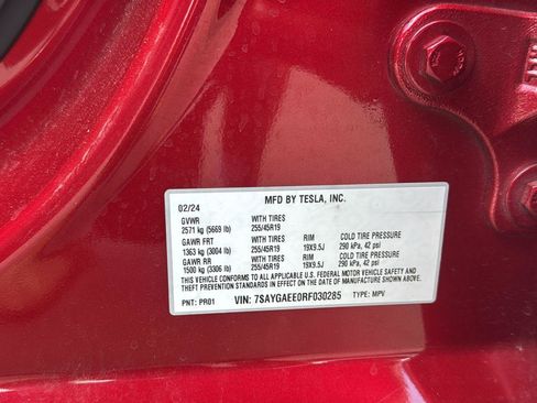 Used 2024 Tesla Model Y Long Range AWD/4WD image 17