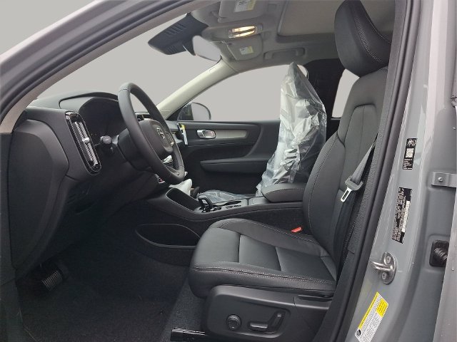 New 2026 Volvo XC40 B5 Core w/ Protection Package Premier AWD/4WD image 8