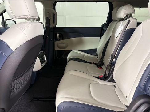 New 2026 Kia Carnival EX FWD image 34