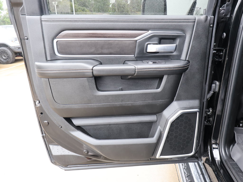 Used 2025 RAM 2500 Laramie AWD/4WD image 25
