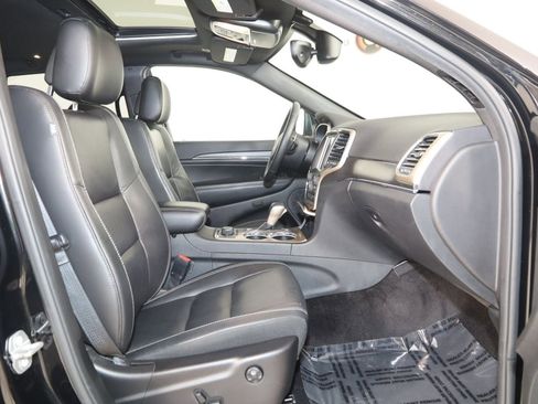 Used 2017 Jeep Grand Cherokee Limited AWD/4WD image 13