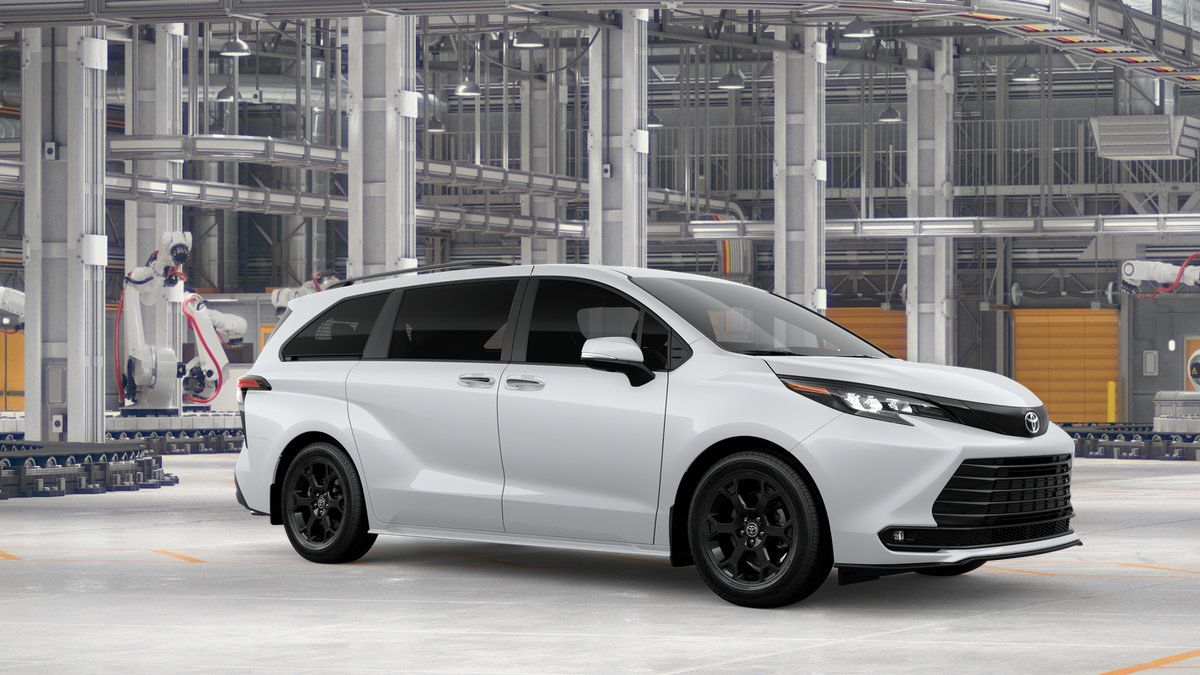 New 2026 Toyota Sienna XLE Woodland Edition AWD/4WD image 14