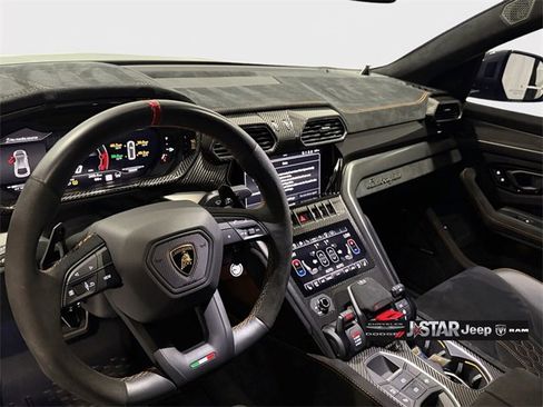 Used 2023 Lamborghini Urus Performante image 12
