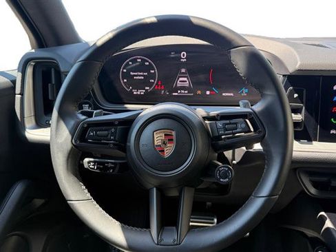 Used 2025 Porsche Cayenne S w/ Premium Package Plus AWD/4WD image 13
