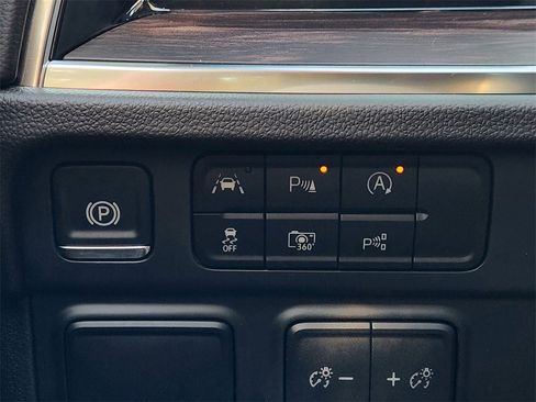 Used 2025 Chevrolet Suburban LS image 22