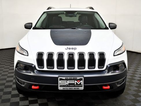 Used 2017 Jeep Cherokee Trailhawk w/ Comfort/Convenience Group image 4