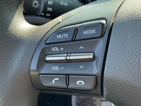 Used 2020 Hyundai Elantra SE image 36