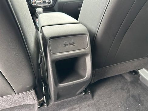 Used 2024 Chevrolet Trax LT w/ Sunroof Package FWD image 16