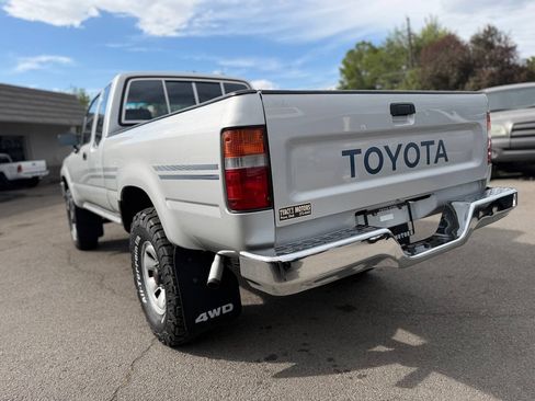 Used 1991 Toyota Pickup Deluxe AWD/4WD image 72