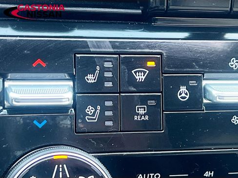 Used 2025 Nissan Armada Platinum w/ Convenience Package image 27