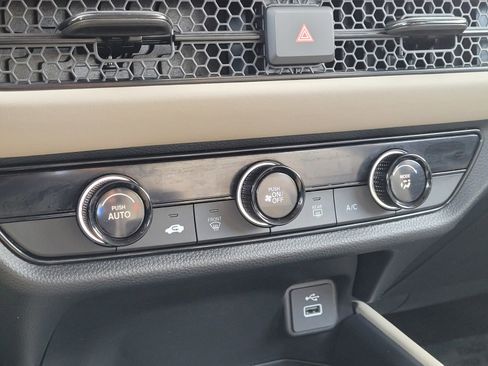 Certified 2024 Honda HR-V LX image 25