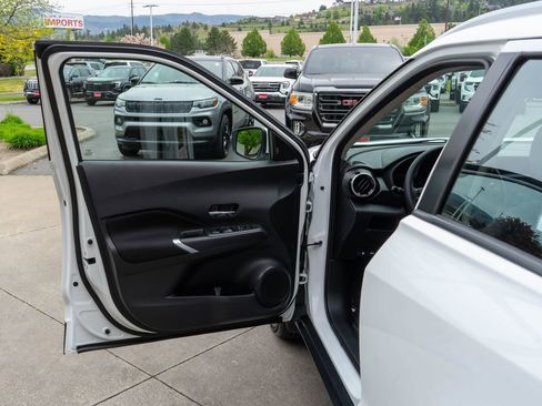 Used 2023 Nissan Kicks SV FWD image 15