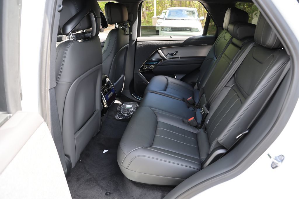 New 2026 Land Rover Range Rover Sport Dynamic SE AWD/4WD image 10
