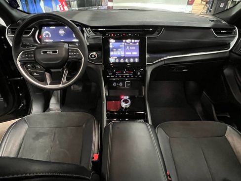 Used 2023 Jeep Grand Cherokee Altitude image 19