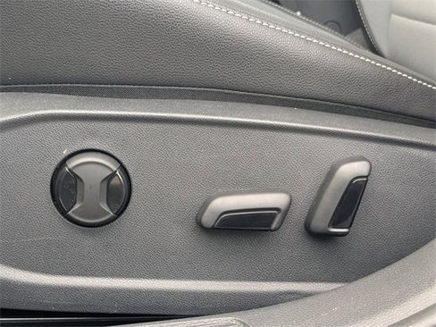 Used 2025 Volkswagen Jetta SE image 22