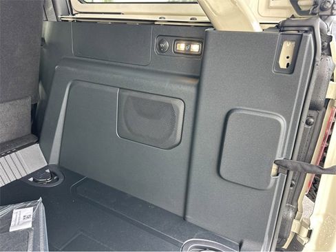 New 2025 Ford Bronco Badlands image 16