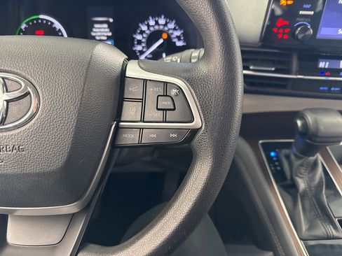 Certified 2021 Toyota Sienna LE image 20