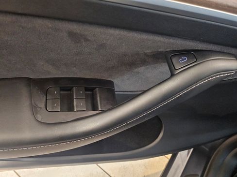 Used 2023 Tesla Model Y Long Range image 17