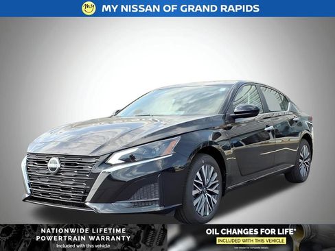 New 2025 Nissan Altima 2.5 SV w/ SV Premium Package image 3